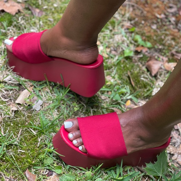 Platform - Picture 3 of 3